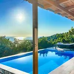 Holiday home Golden Haven Luxe *