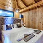 Golden Haven Luxe *