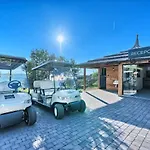 Holiday home Golden Haven Luxe *