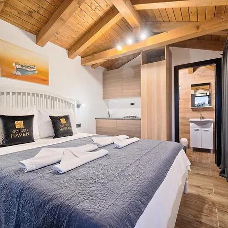 Golden Haven Luxe Ferienhaus *